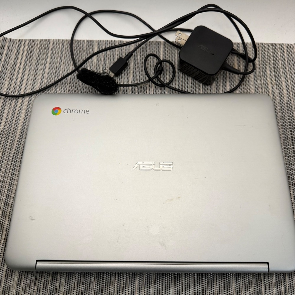 ASUS Chromebook Flip C100P 10.1in Touchscreen 2-in-1 Silver Laptop with Charger